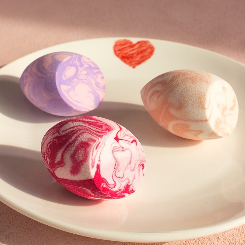 超ソフトで弾力のある大理石模様のメイクアップスポンジ、ラテッ - Beauty Blender In Makeup のレビューと価格